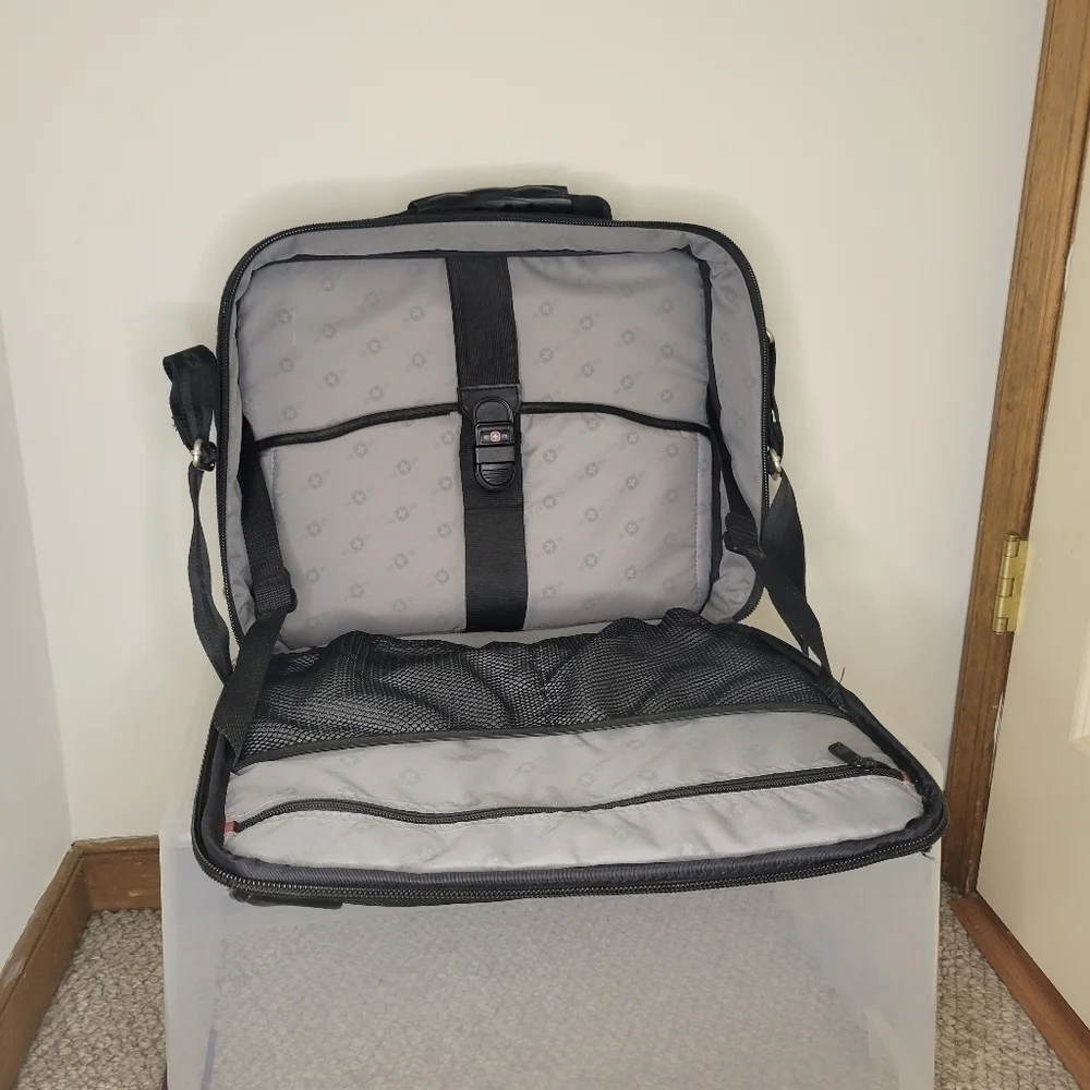 𝅺SWISSGEAR Laptop Bag - Great Condition